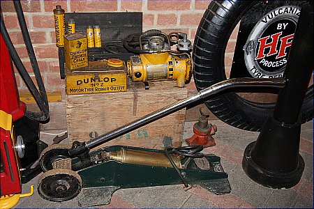 DUNLOP AIR PUMP - click to enlarge